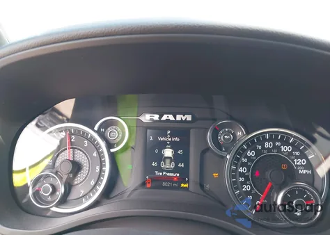 2025 Ram 1500 Big Horn 4X4 5'7 Box from USA, damaged, VIN 1C6RRFFG1SN509435